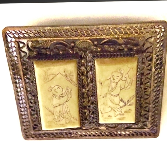 Vintage Jewelry - ANTIQUE Chinese Etched Silver Filigree Brooch